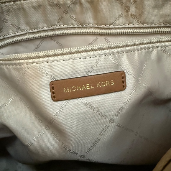 Michael Kors Handbag - Picture 2 of 6
